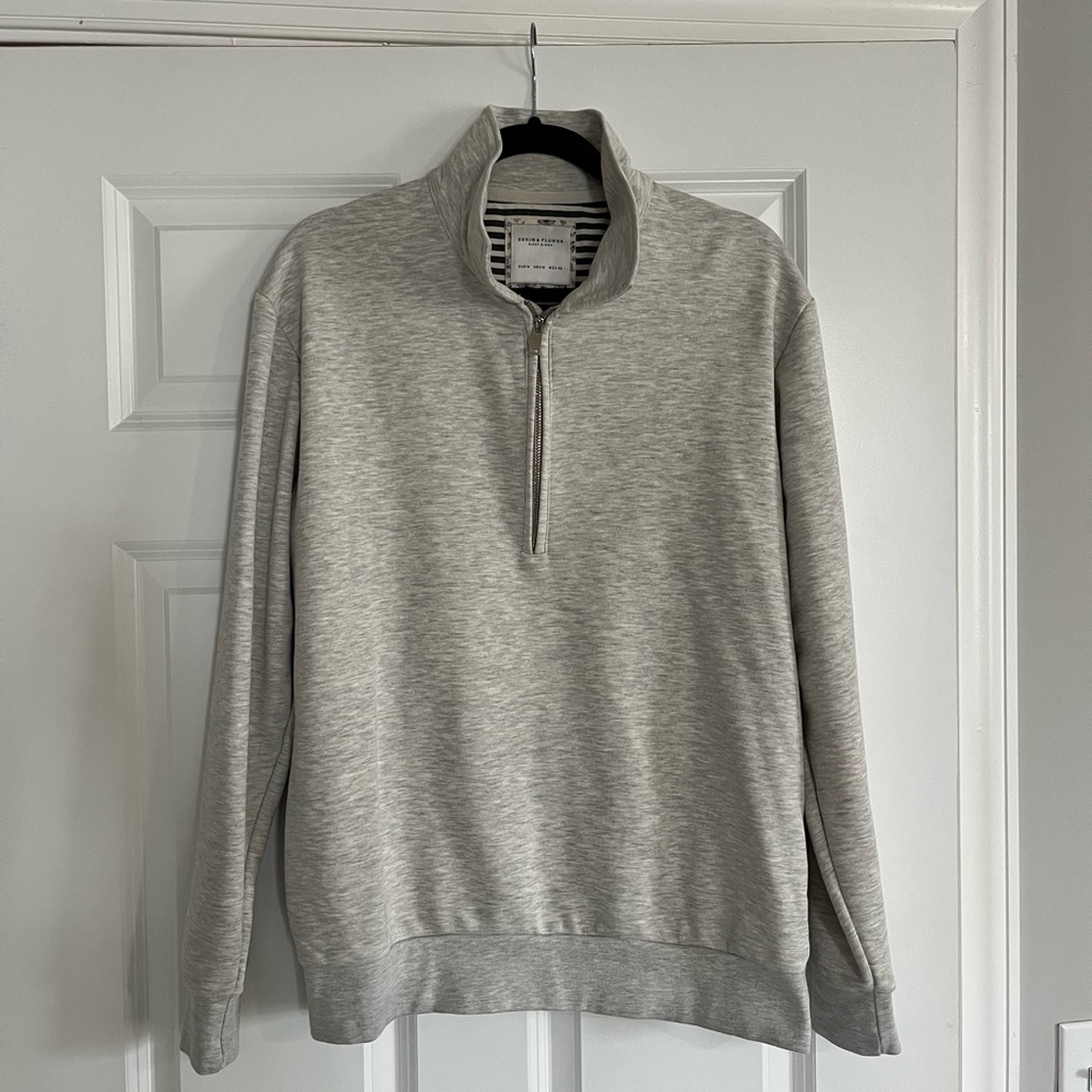 Men's Gray Quarter Zip Top Size Medium